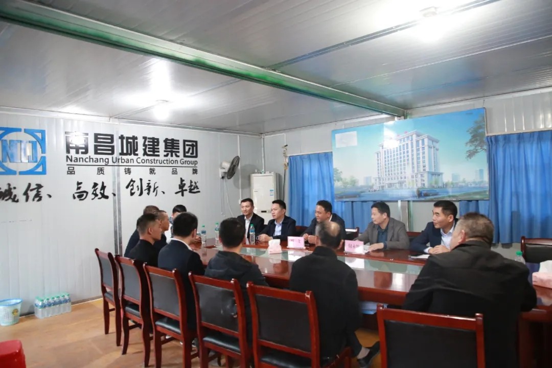 南昌城投集團人武部開展傳承軍人精神，做集團建設發(fā)展的“排頭兵”座談會