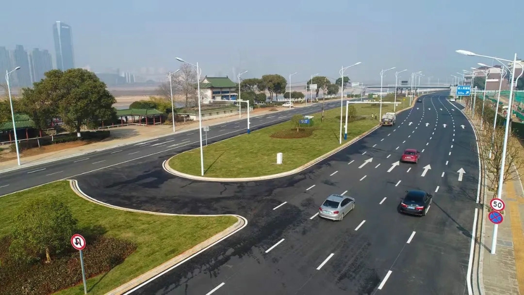 “不堵車了，通過時間至少縮短了三分之二” 沿江中北大道提升改造（一期）工程主線通車方便市民出行