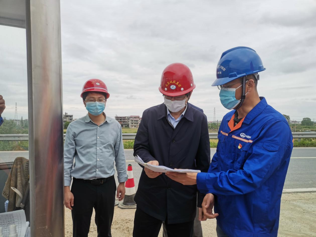 集團黨委委員、紀委書記何志敏赴西二環(huán)高速項目檢查疫情防控工作
